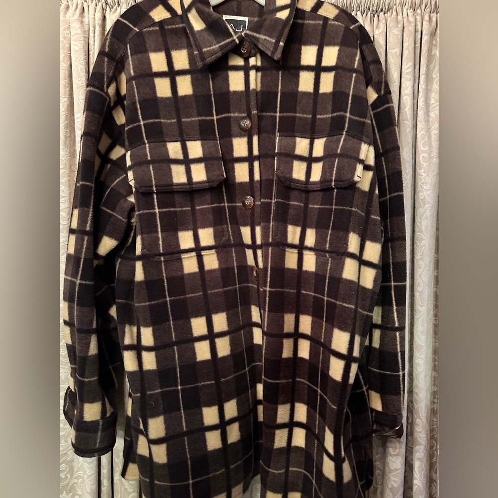 Shacket by Andrea Jovine Sport Large. Brown plaid w/beautiful tortoise buttons